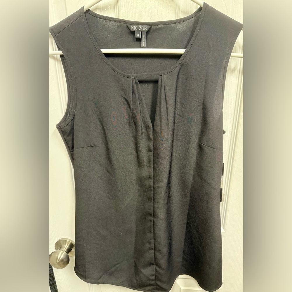 NIC+ZOE Black Sleeveless Key Hole Flowy Top NWT